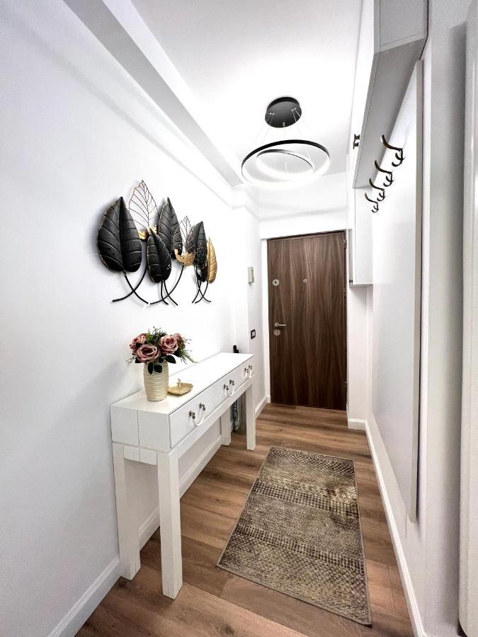Sky View - Luxury Apartament - Sanador Victoriei Бухарест Экстерьер фото