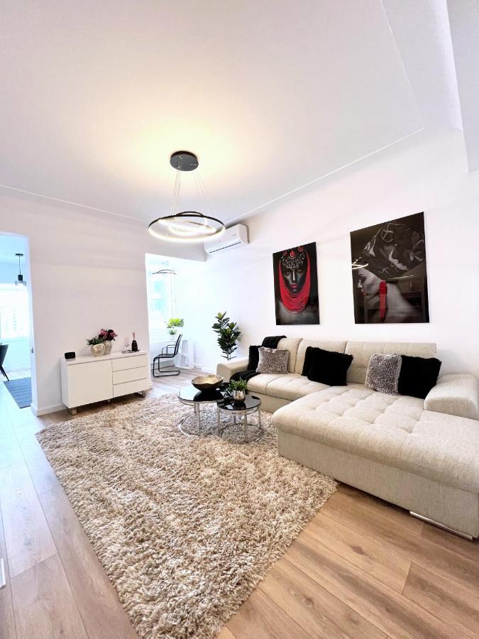 Sky View - Luxury Apartament - Sanador Victoriei Бухарест Экстерьер фото