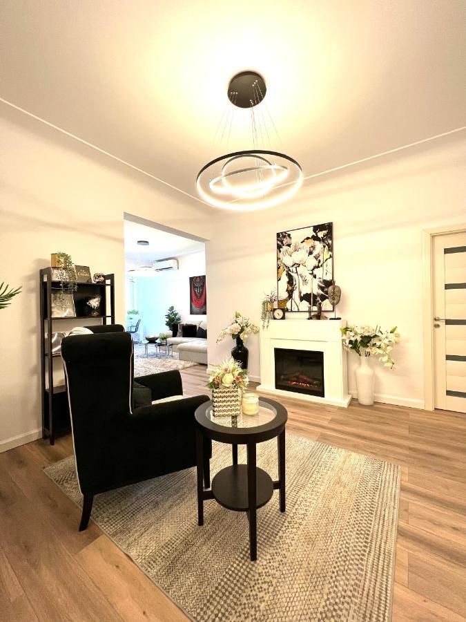 Sky View - Luxury Apartament - Sanador Victoriei Бухарест Экстерьер фото