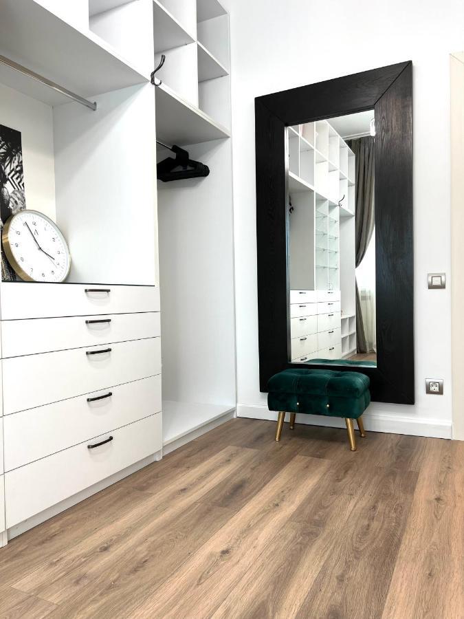 Sky View - Luxury Apartament - Sanador Victoriei Бухарест Экстерьер фото