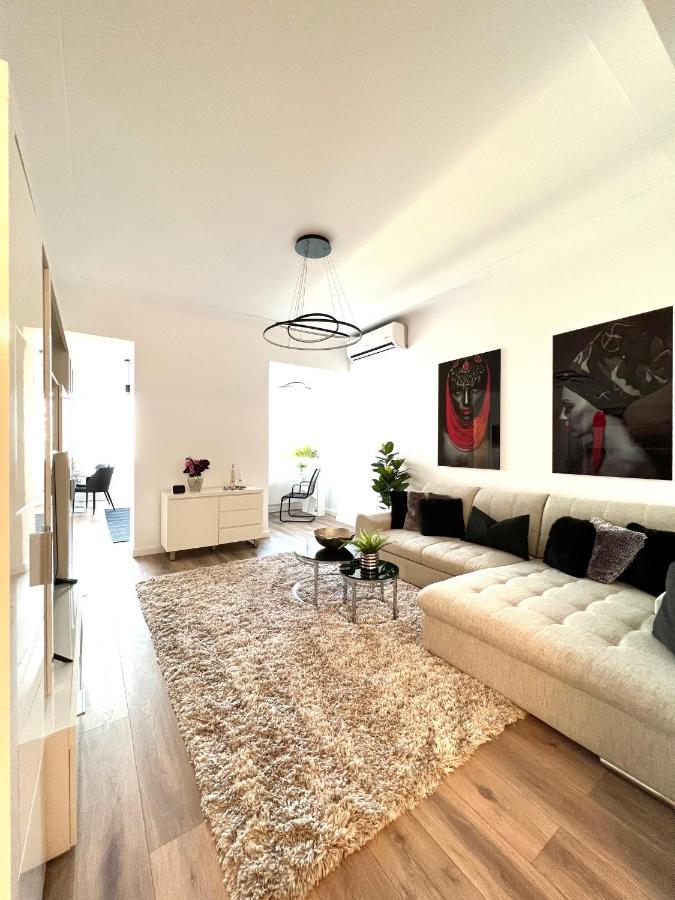 Sky View - Luxury Apartament - Sanador Victoriei Бухарест Экстерьер фото