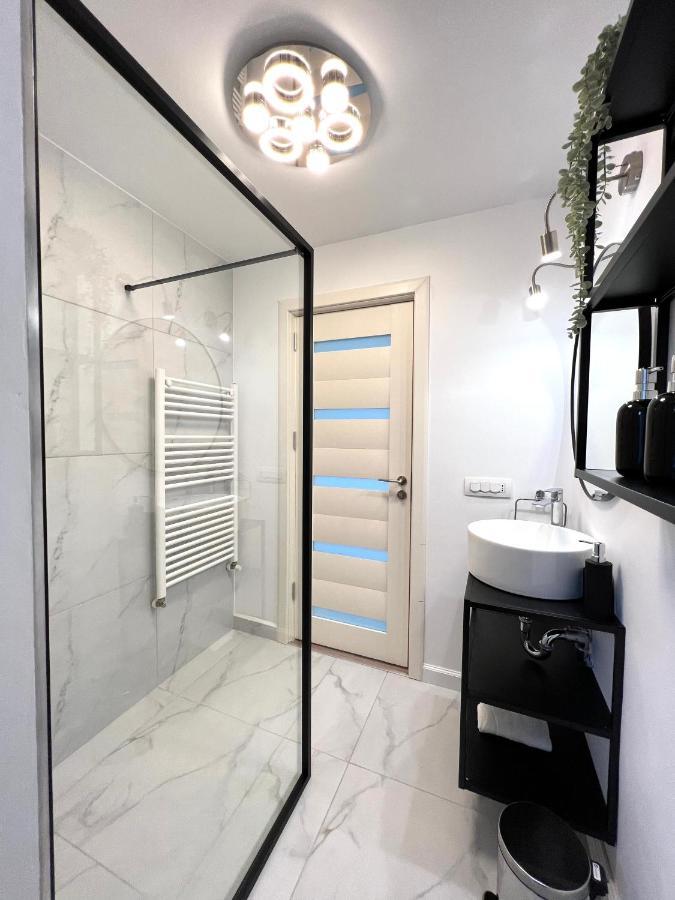 Sky View - Luxury Apartament - Sanador Victoriei Бухарест Экстерьер фото