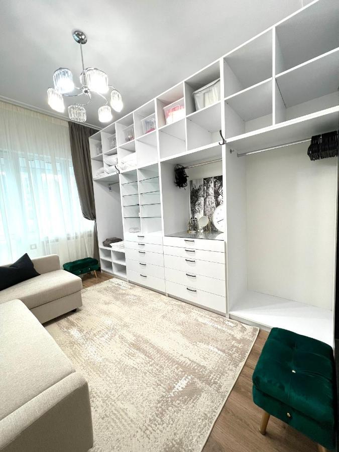 Sky View - Luxury Apartament - Sanador Victoriei Бухарест Экстерьер фото